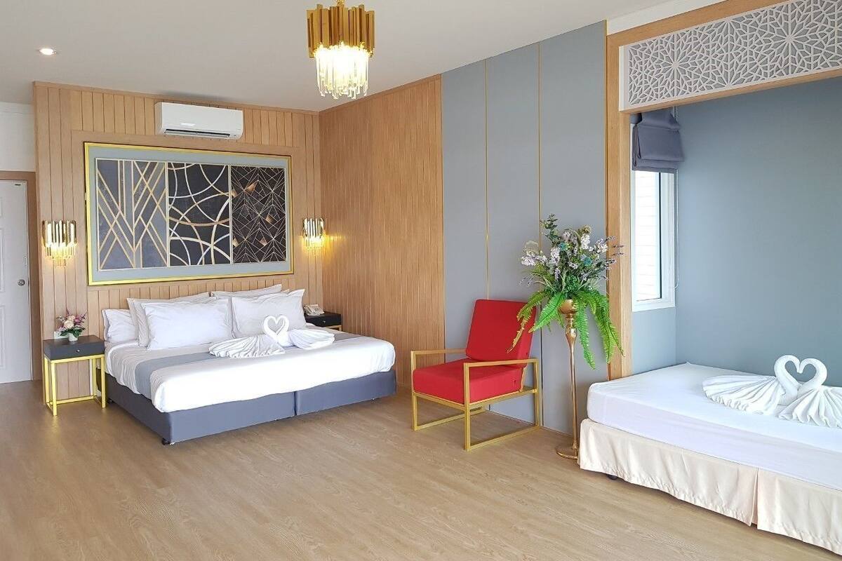 Decoración personalizada, escritorio, cortinas blackout y wifi gratis