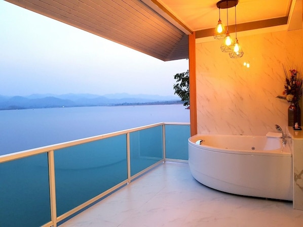 Jacuzzi Villa - Twin Bed | Terrace/patio