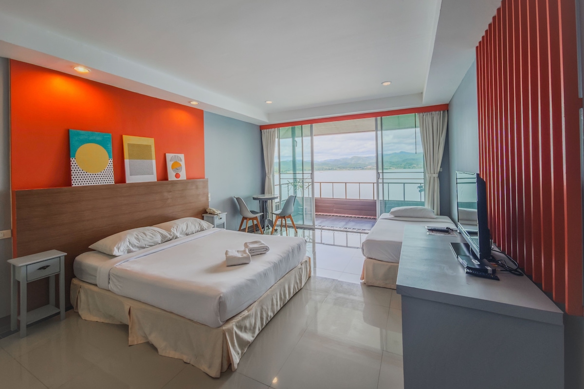 Hillside - Deluxe Room | Desk, blackout drapes, WiFi (free), individually decorated