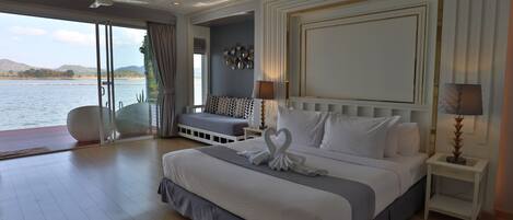 Island Jacuzzi Suite | 1 Schlafzimmer, individuell dekoriert, Schreibtisch