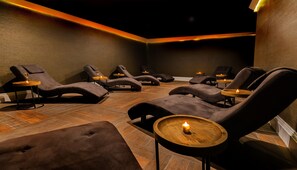 Sauna, hot tub, steam room, body treatments, aromatherapy