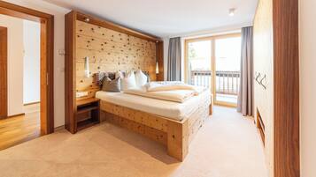 Apartment, 1 Schlafzimmer, KĂŒche, Bergblick (App 3) | Hochwertige Bettwaren, Zimmersafe, Schreibtisch, VerdunkelungsvorhĂ€nge