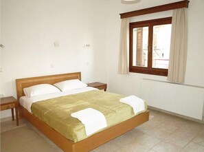 Apartment, 2 Bedrooms | Soundproofing, free cribs/infant beds, free WiFi