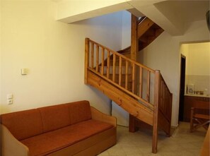 Apartment, 1 Bedroom (Maisonette) | Living area