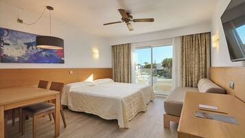 1 chambre, coffres-forts dans les chambres, bureau