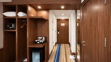 Double room with balcony | Premium bedding, minibar, in-room safe, desk