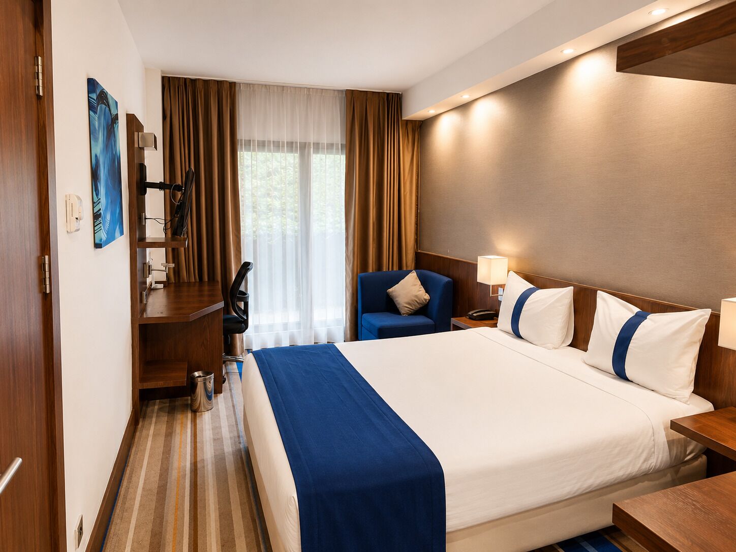 Double room with balcony | Premium bedding, minibar, in-room safe, desk