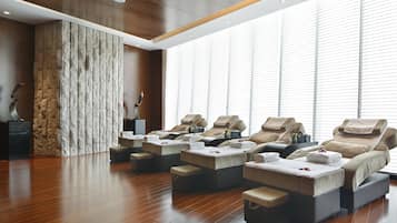 Body treatments, facials, 5 treatment rooms