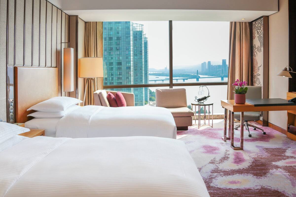 1 bedroom, minibar, in-room safe, desk