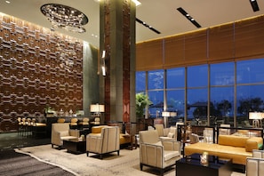 2 bars, bar sur le toit, lounge dans le hall