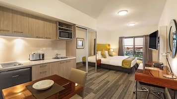 1 bedroom, in-room safe, desk, blackout drapes