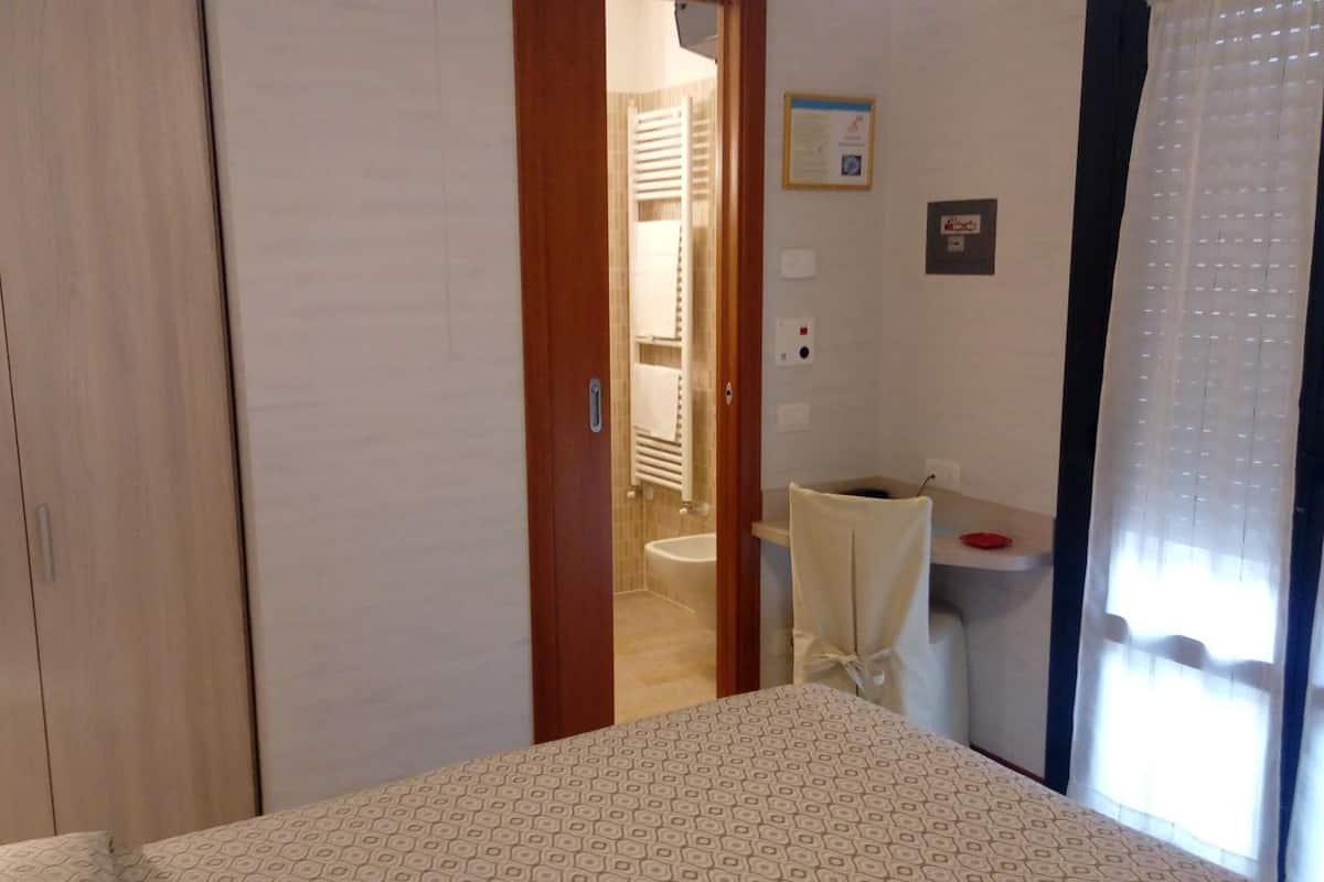 1 bedroom, in-room safe, desk, free wifi