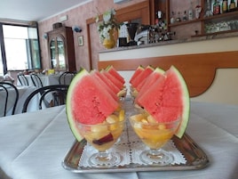 Café da manhã continental grátis