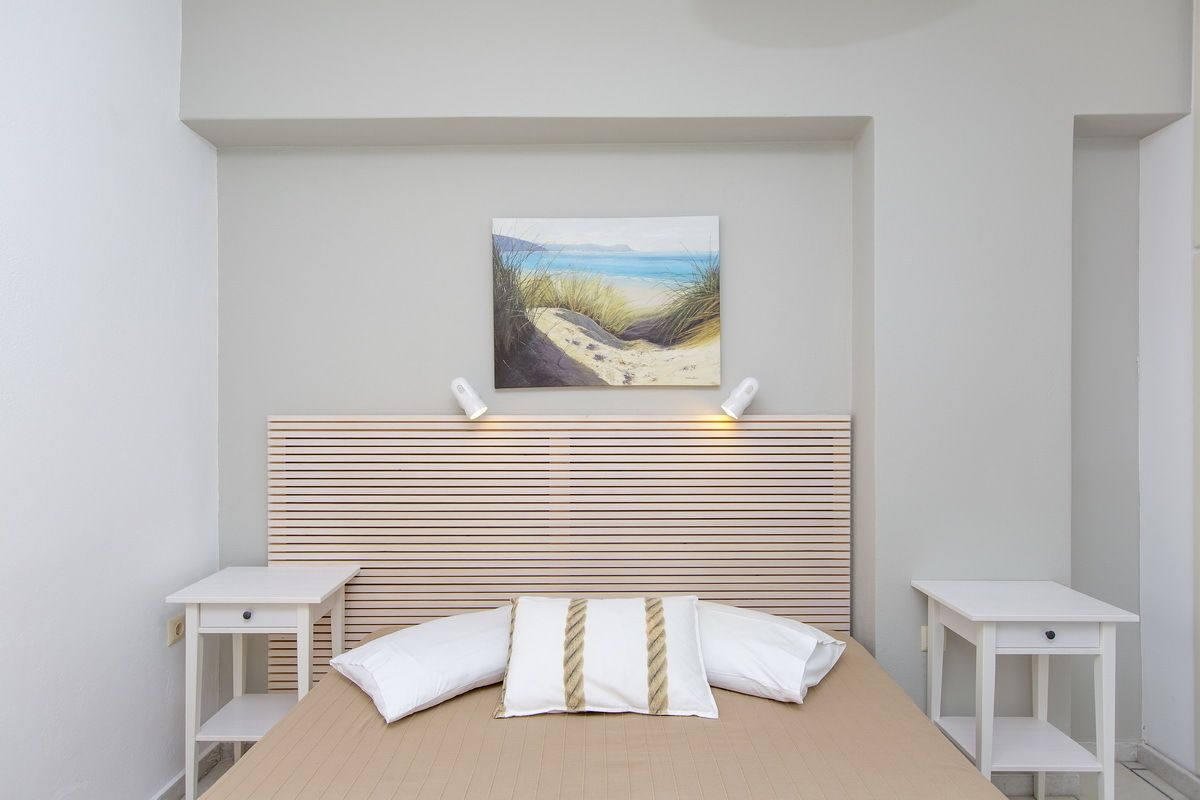 economy apartment (4 adults) | 1 bedroom, in-room safe, desk, soundproofing