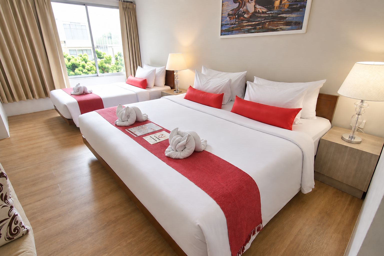 Grand Family with Pool View | Cofres nos quartos, cortinas blackout, Wi-Fi de cortesia, roupa de cama