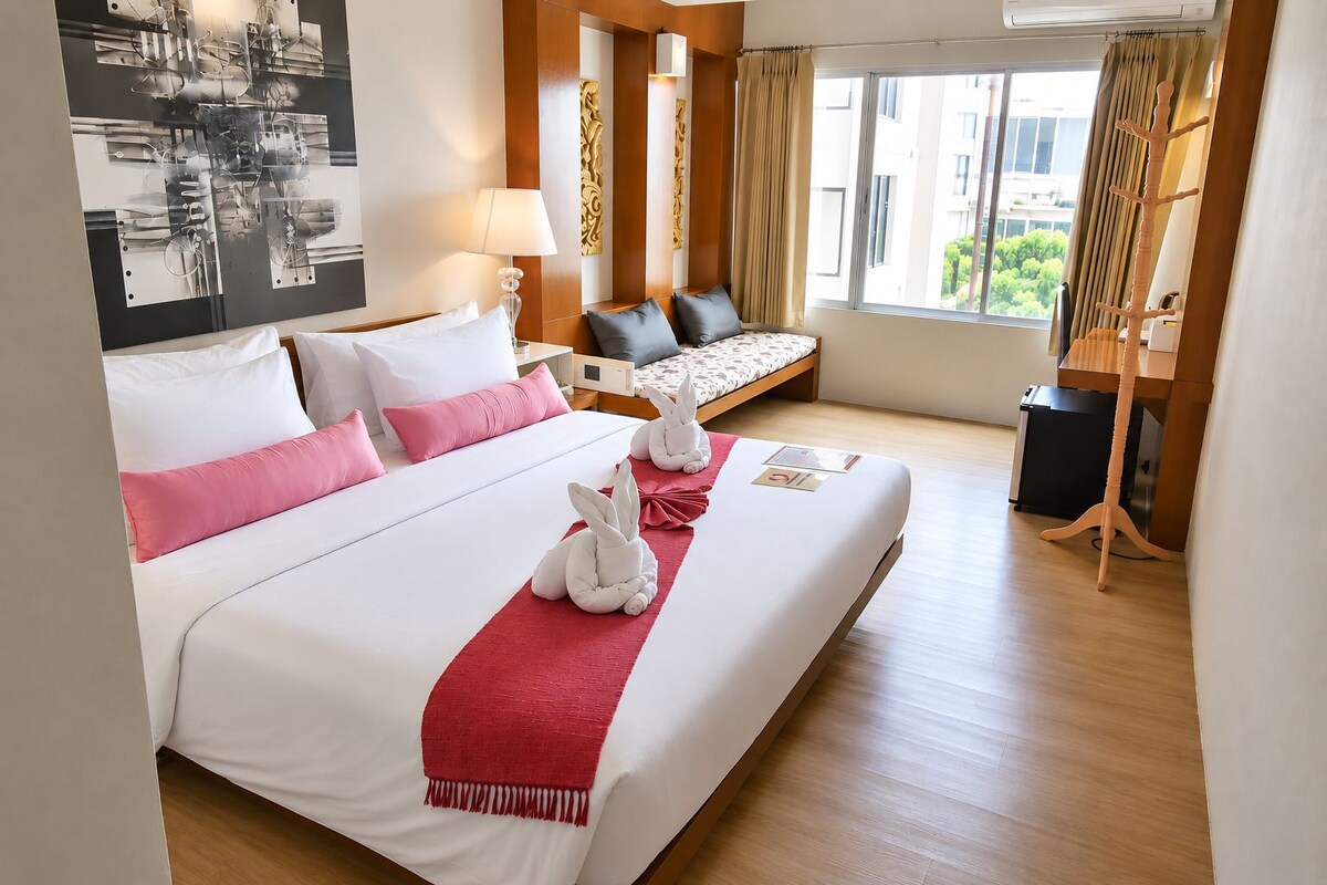 Grand Double with Pool View | In-room safe, blackout curtains, free WiFi, bed sheets