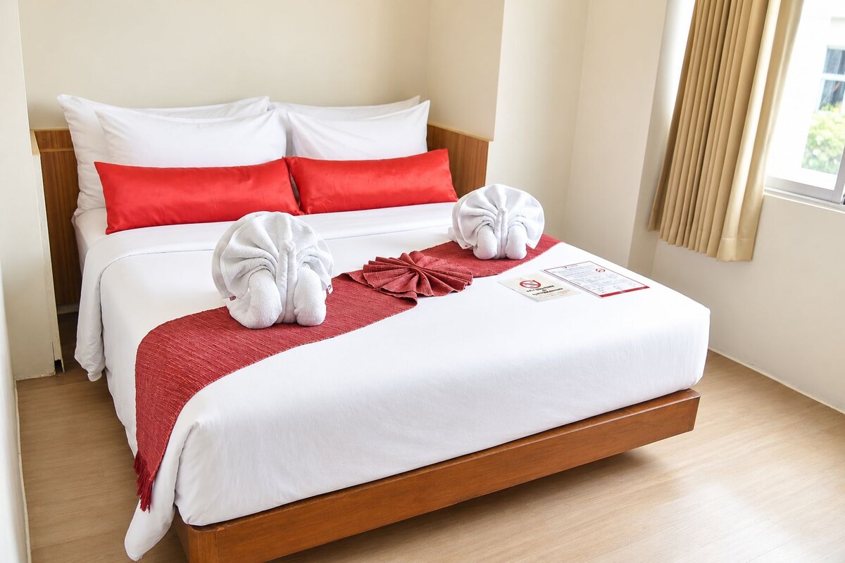Standard Double Room, 1 Double Bed | In-room safe, blackout curtains, free WiFi, bed sheets
