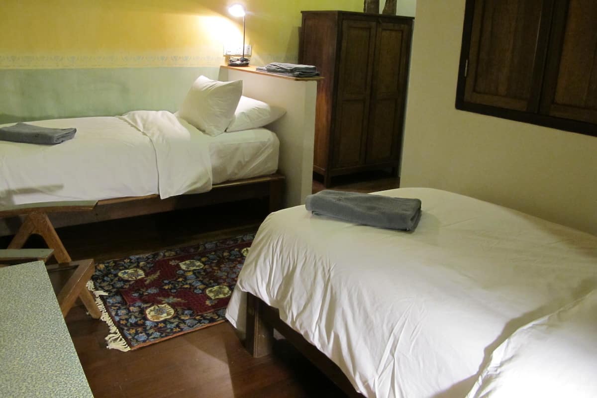 Room 7 (Courtyard Room)
