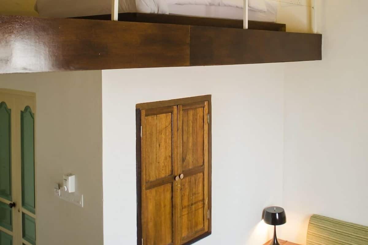 Loft Room 17 (Second Floor)
