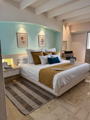 Ropa de cama de alta calidad, cubrecamas y minibar 