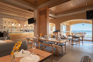 Breakfast, lunch, dinner served; international cuisine 