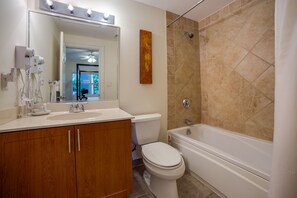 Bathroom - Caribbean Diamond Residence (Providenciales)