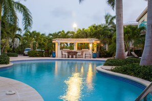 Outdoor pool - Caribbean Diamond Residence (Providenciales)