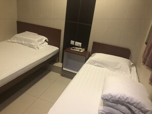 Triple Room | Soundproofing, free WiFi