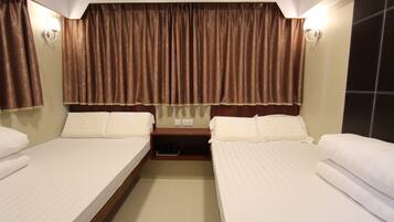 Quadruple Room | Soundproofing, free WiFi