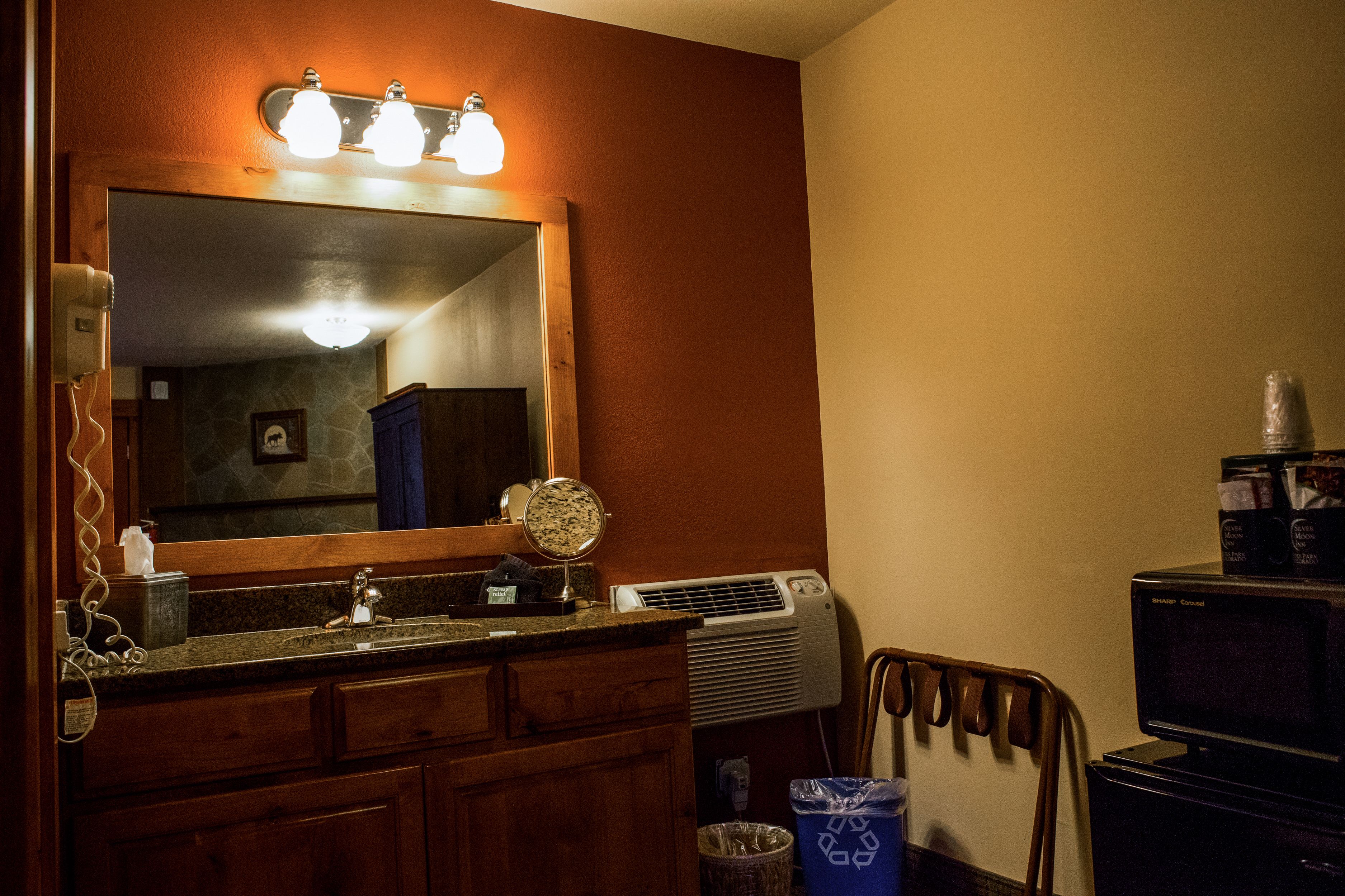 comfort room, 1 bedroom, fireplace (not pet friendly) | bathroom sink