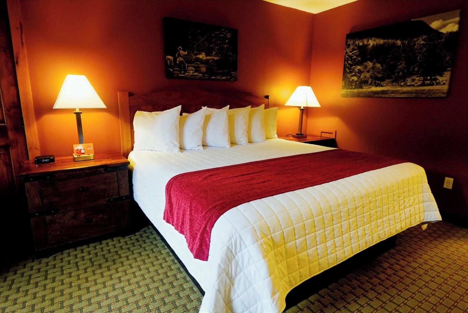 Standard Room, 1 King Bed (Not Pet Friendly) | Iron/ironing board, free WiFi, bed sheets