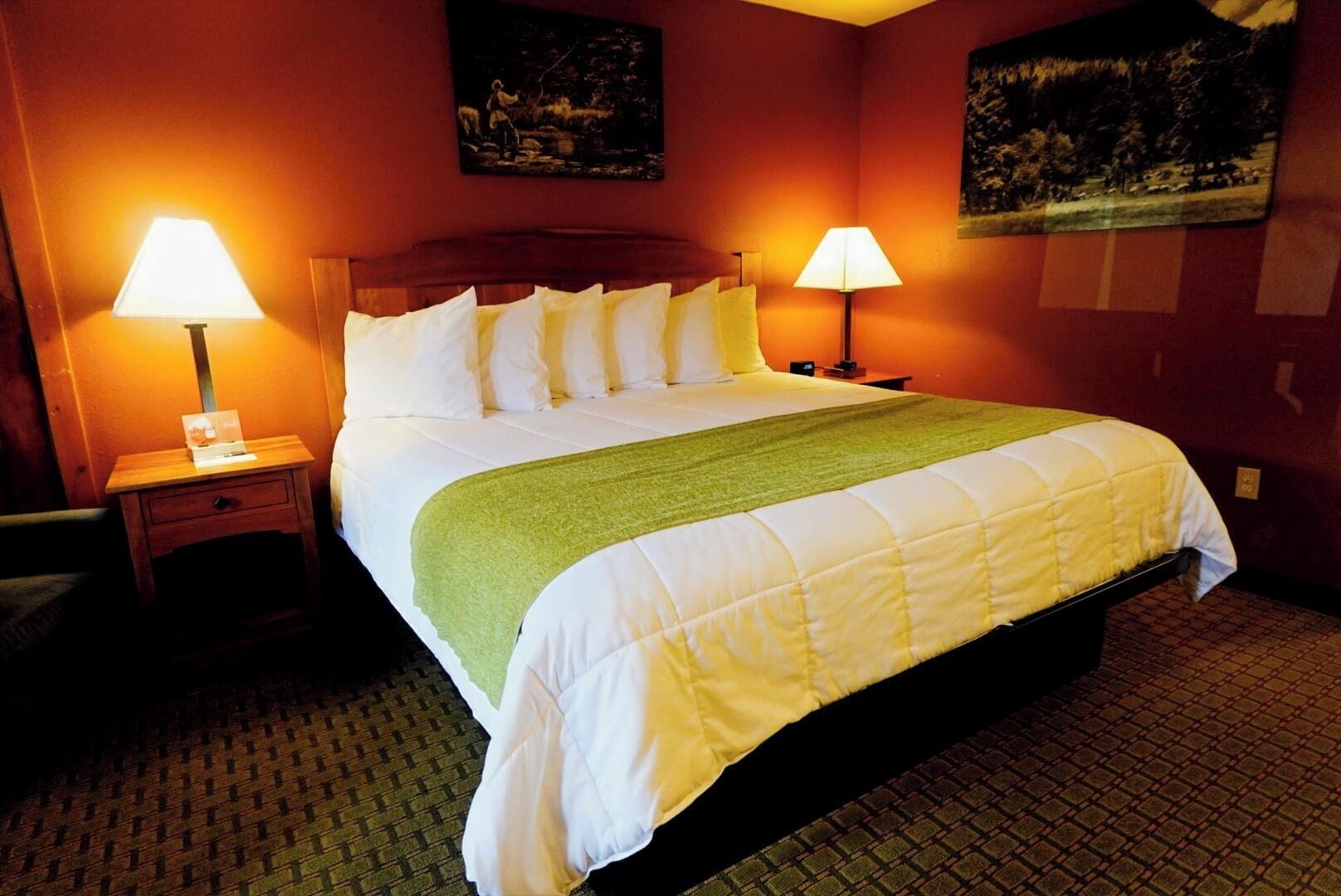 Comfort Room, 1 Bedroom, Fireplace (Not Pet Friendly) | Iron/ironing board, free WiFi, bed sheets