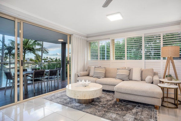 Télévision à écran plat de 50 pouces avec chaßnes numériques, télévision