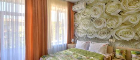 In-room safe, desk, iron/ironing board, free WiFi