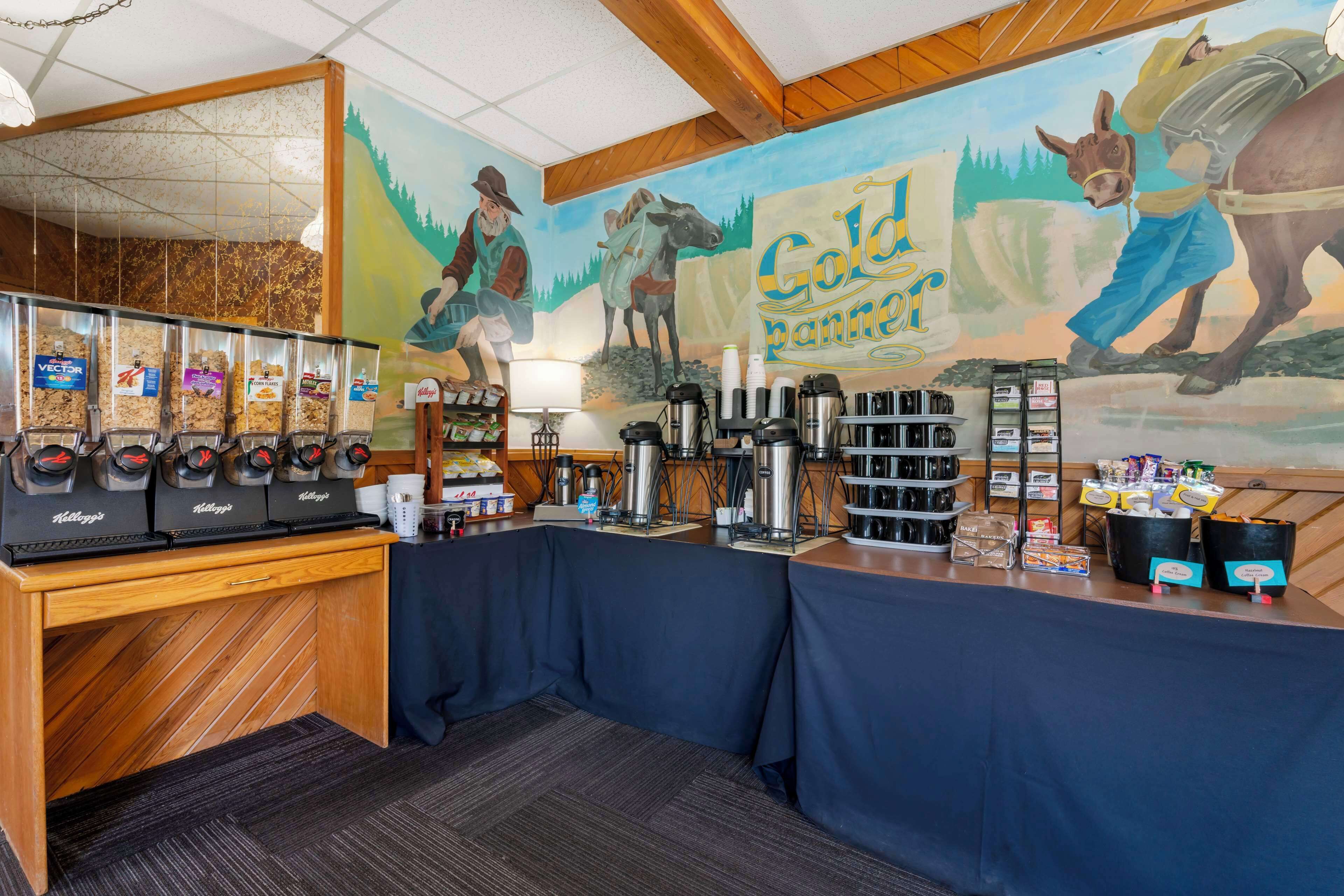 daily full breakfast (cad 0.01 per person)