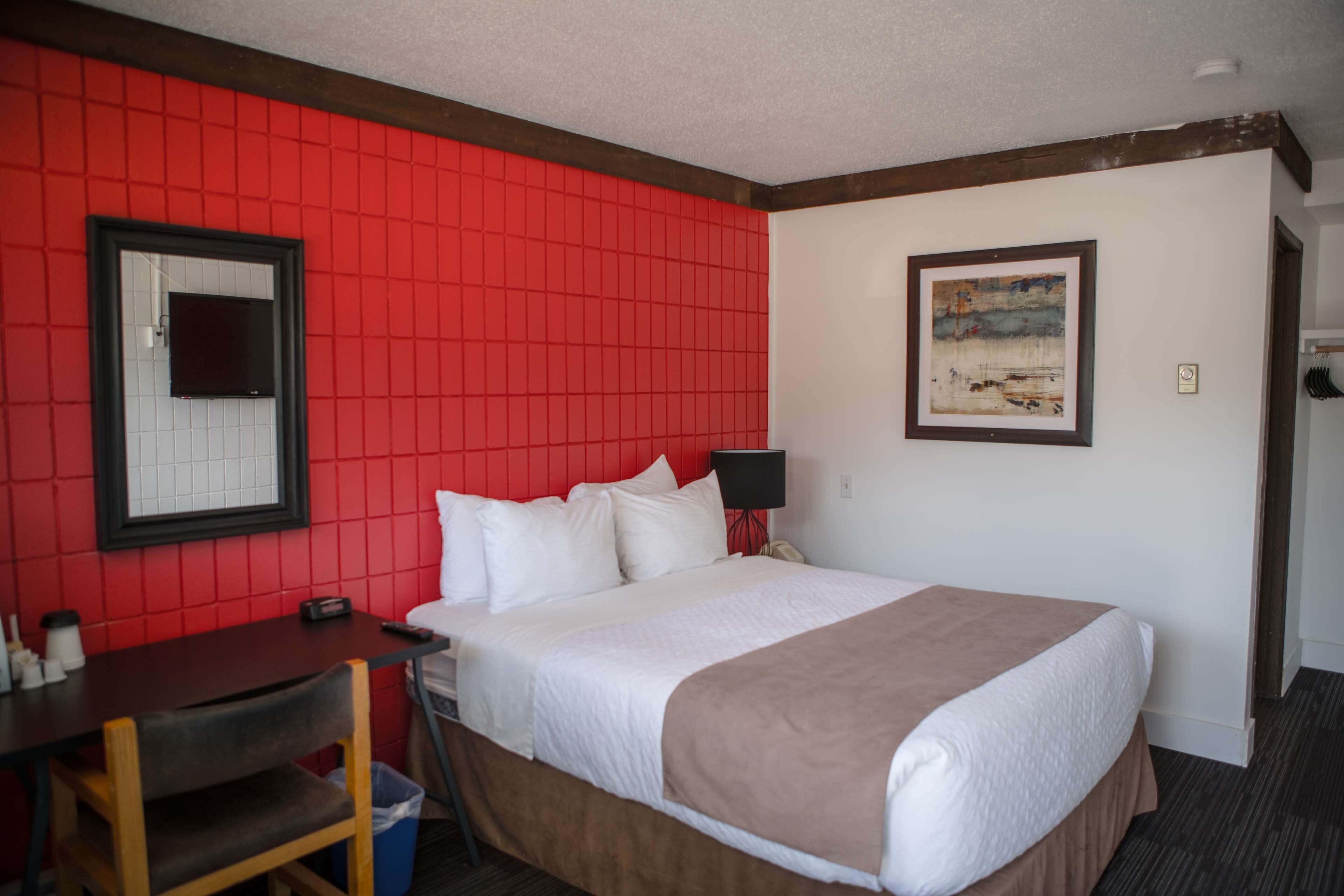 hypo-allergenic bedding, pillow-top beds, in-room safe, desk