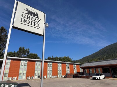 Grizz Hotel