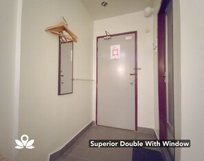 Superior Double Room with Window | 浴室 | 吹風機、毛巾
