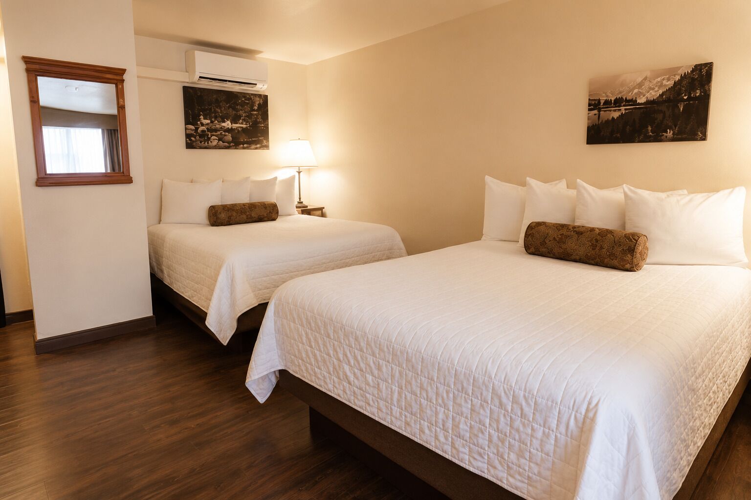 Family Studio Suite | Iron/ironing board, WiFi, bed sheets