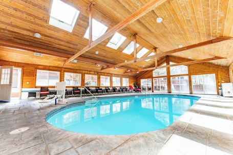 Indoor pool, seasonal outdoor pool. Appenzell Inn