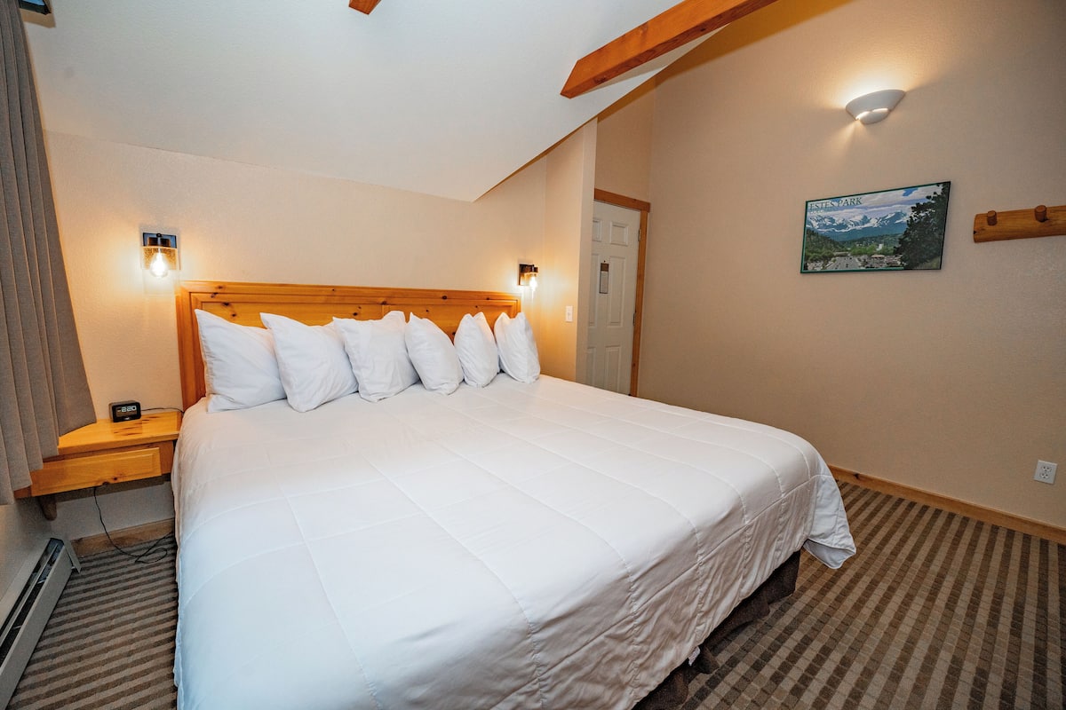 Suíte estúdio romântica, 1 quarto | 1 quarto, ferros/tábuas de passar roupa, Wi-Fi, roupa de cama