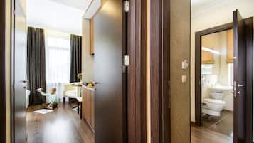 Ropa de cama de alta calidad y minibar