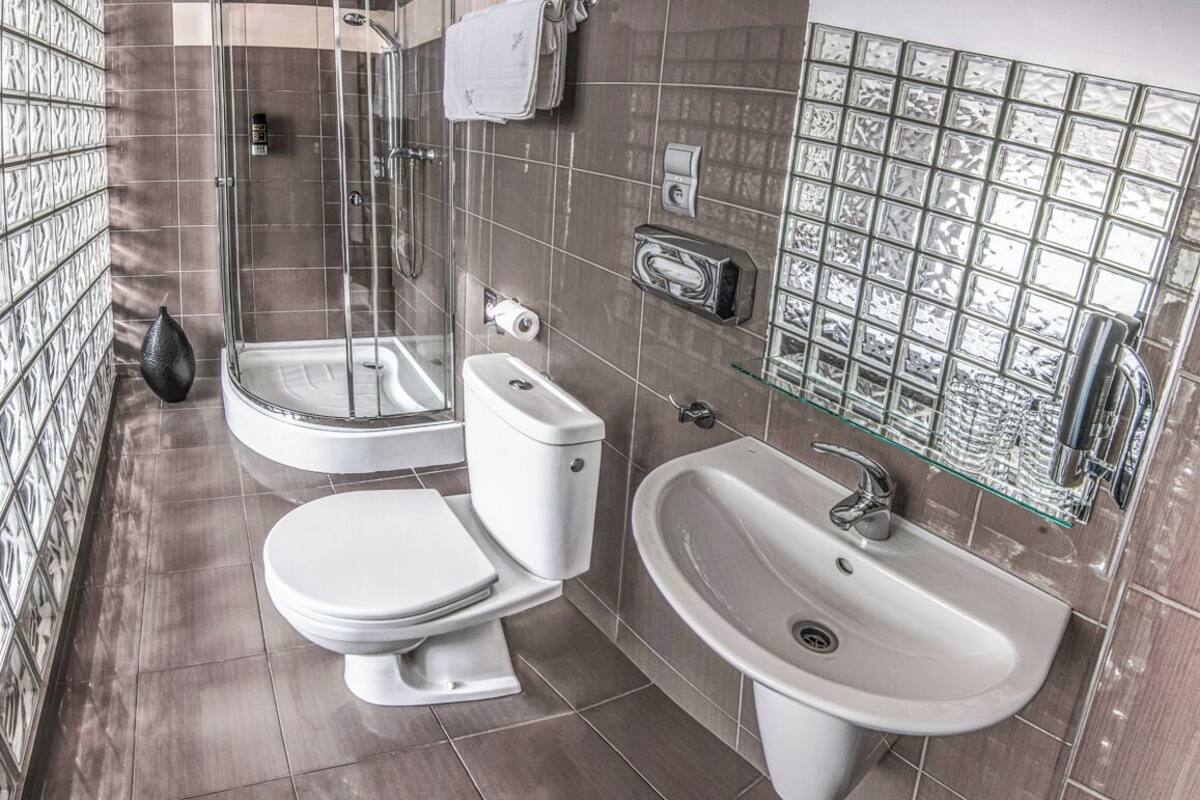 free toiletries, hair dryer, towels