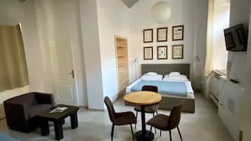 Standard Twin Room | Hypo-allergenic bedding, pillowtop beds, in-room safe, desk
