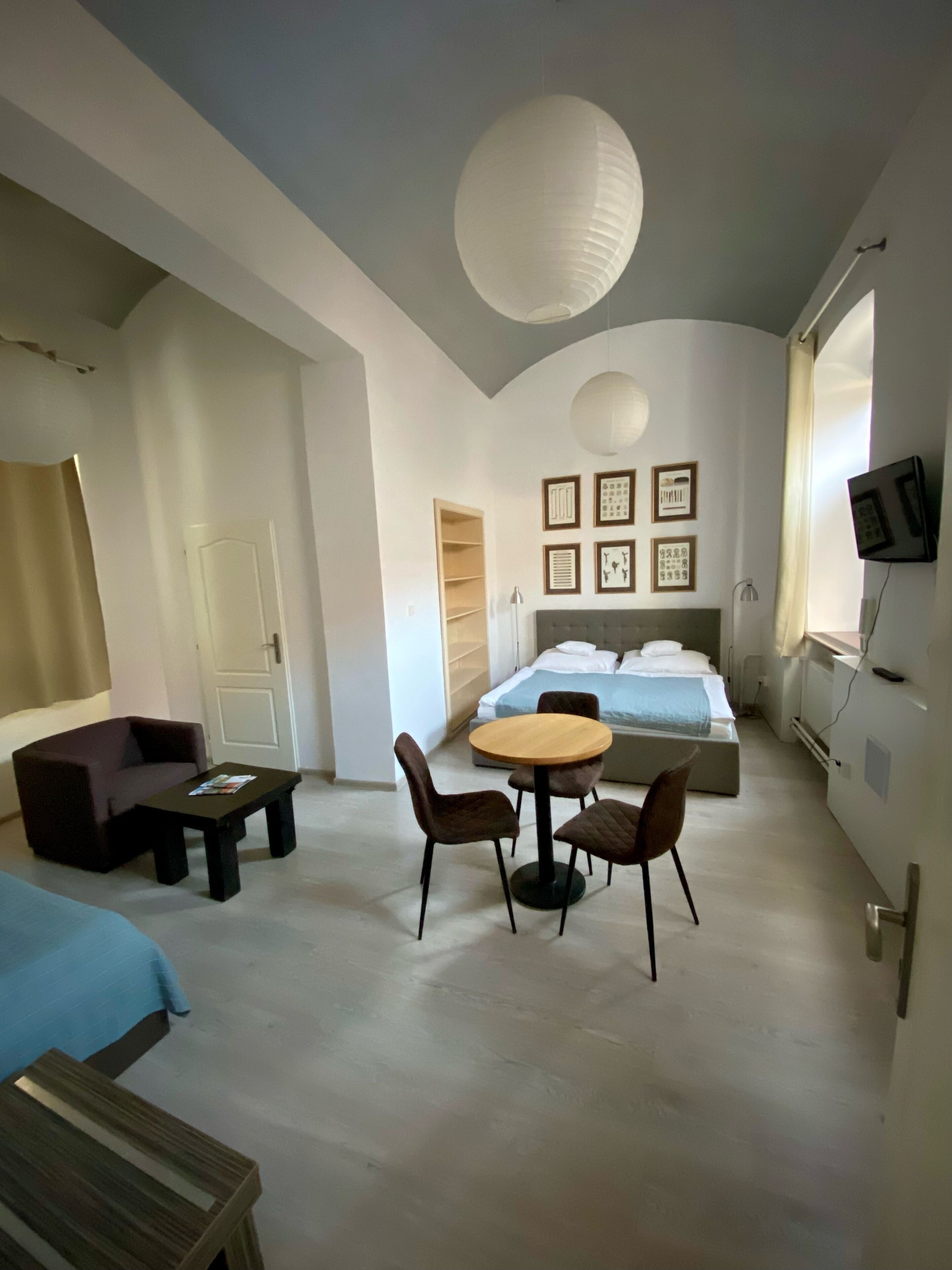 ห้องสแตนดาร์ดดับเบิล | เครื่องนอนป้องกันสารก่อภูมิแพ้, เตียงพร้อมฟูกเสริมที่นอน