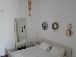 Standard Room | Premium bedding, in-room safe, iron/ironing board, cribs/infant beds