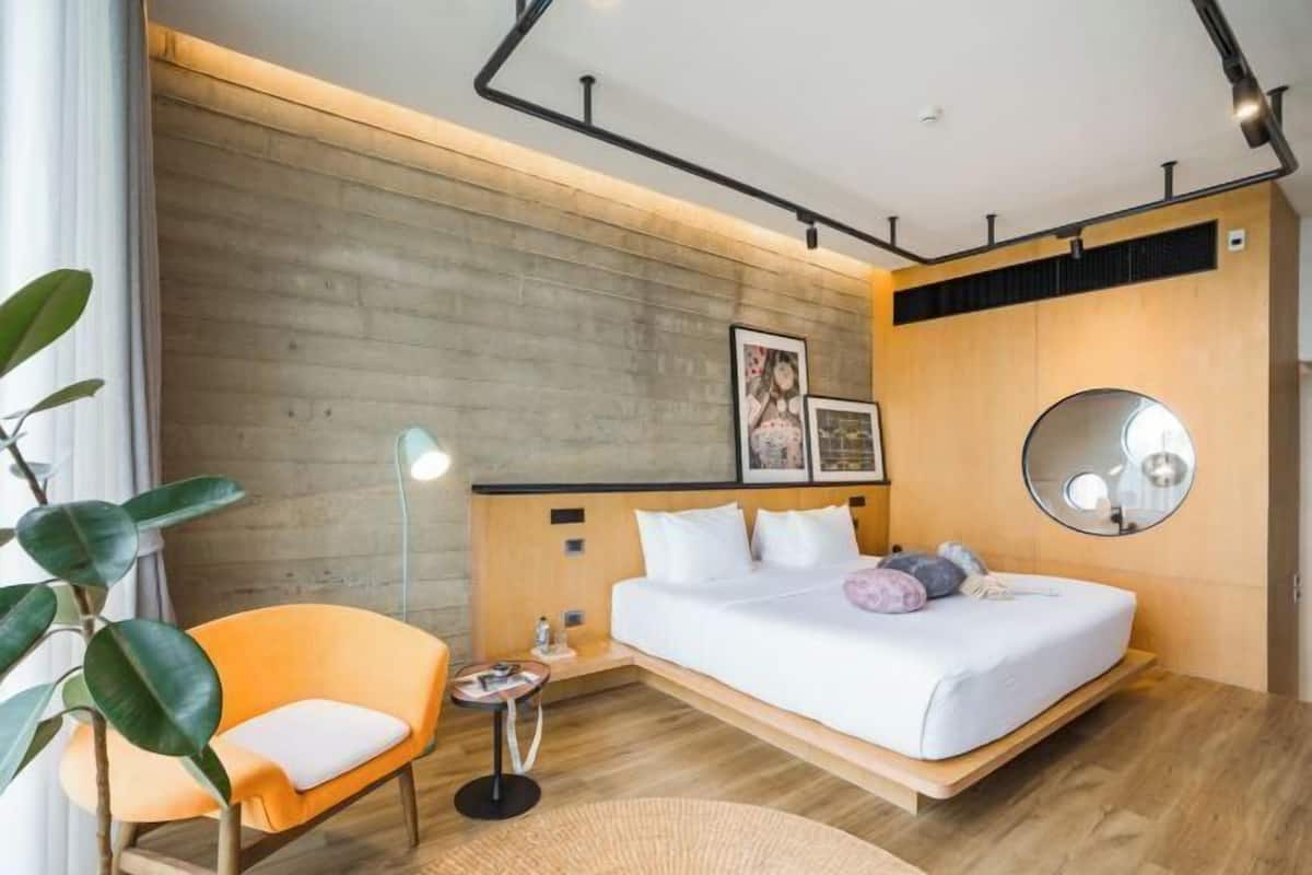 Minibar, in-room safe, desk, soundproofing
