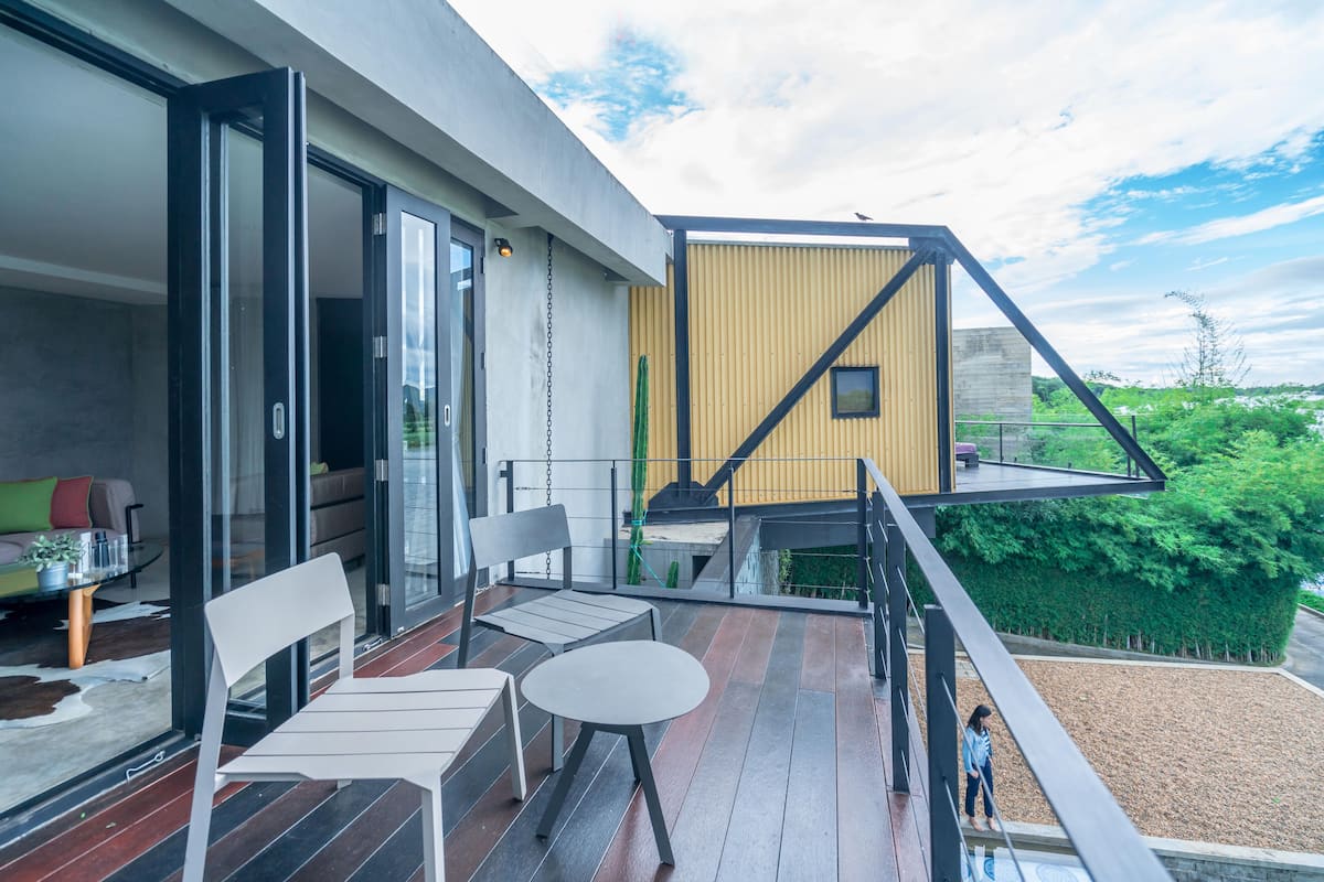 Luxe Cabin Suite
