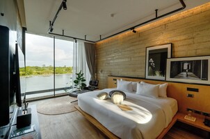 Minibar, in-room safe, desk, soundproofing