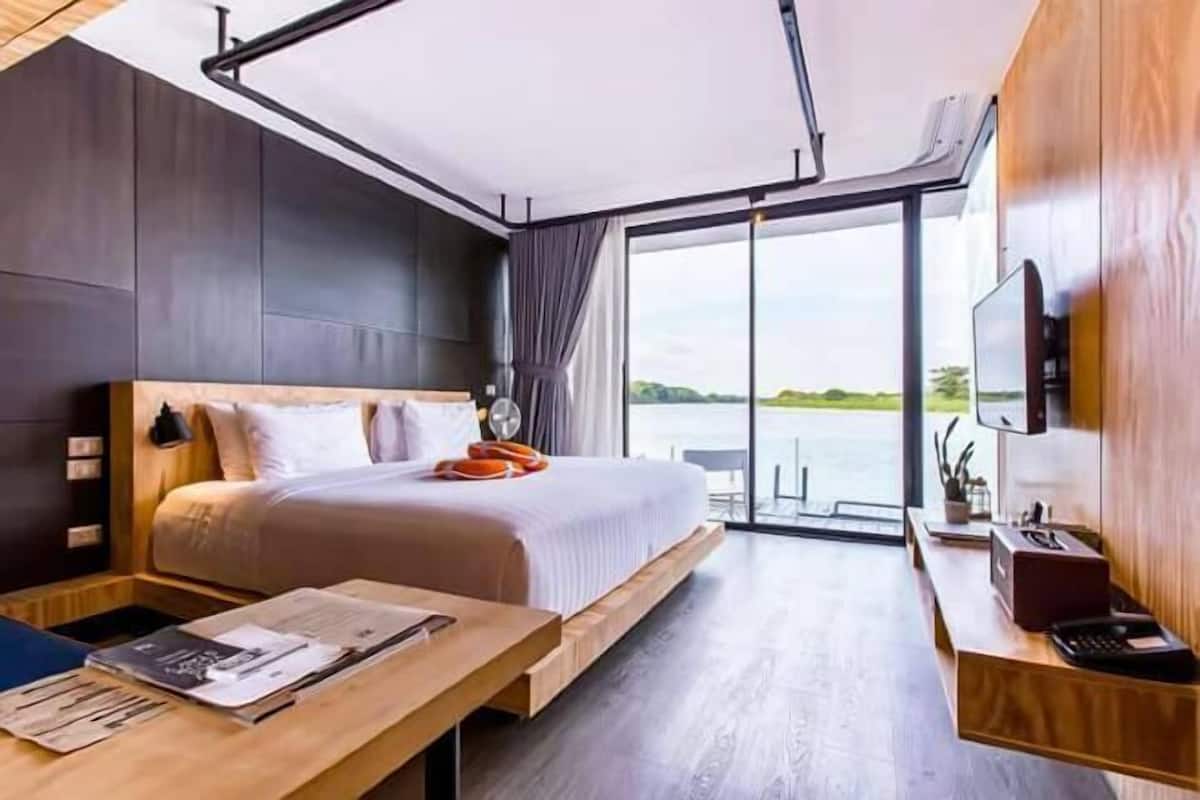 Minibar, coffres-forts dans les chambres, bureau, chambres insonorisées